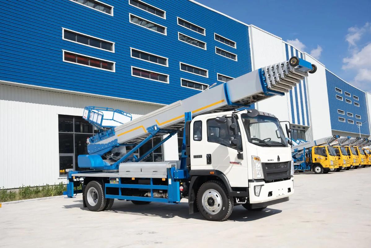 临朐出租云梯车高空作业车 建筑垃圾搬运