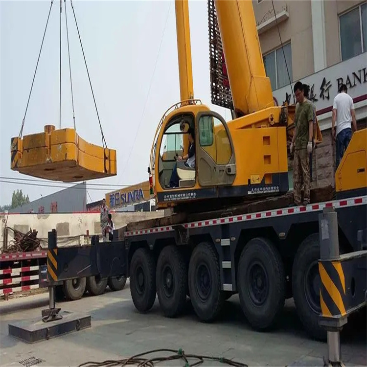 临朐当地吊车出租|机器吊装|75吨|工厂搬迁服务